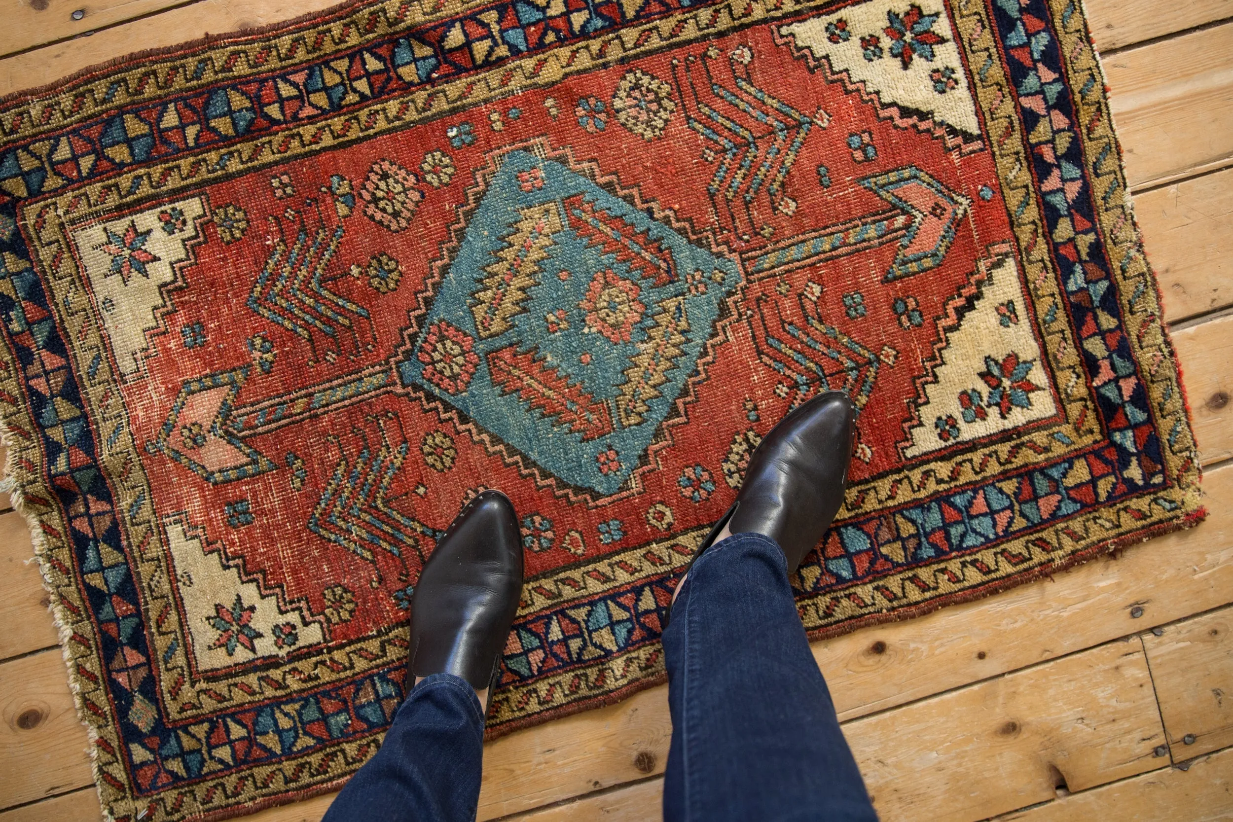 2.5x3.5 Antique Fine Heriz Rug