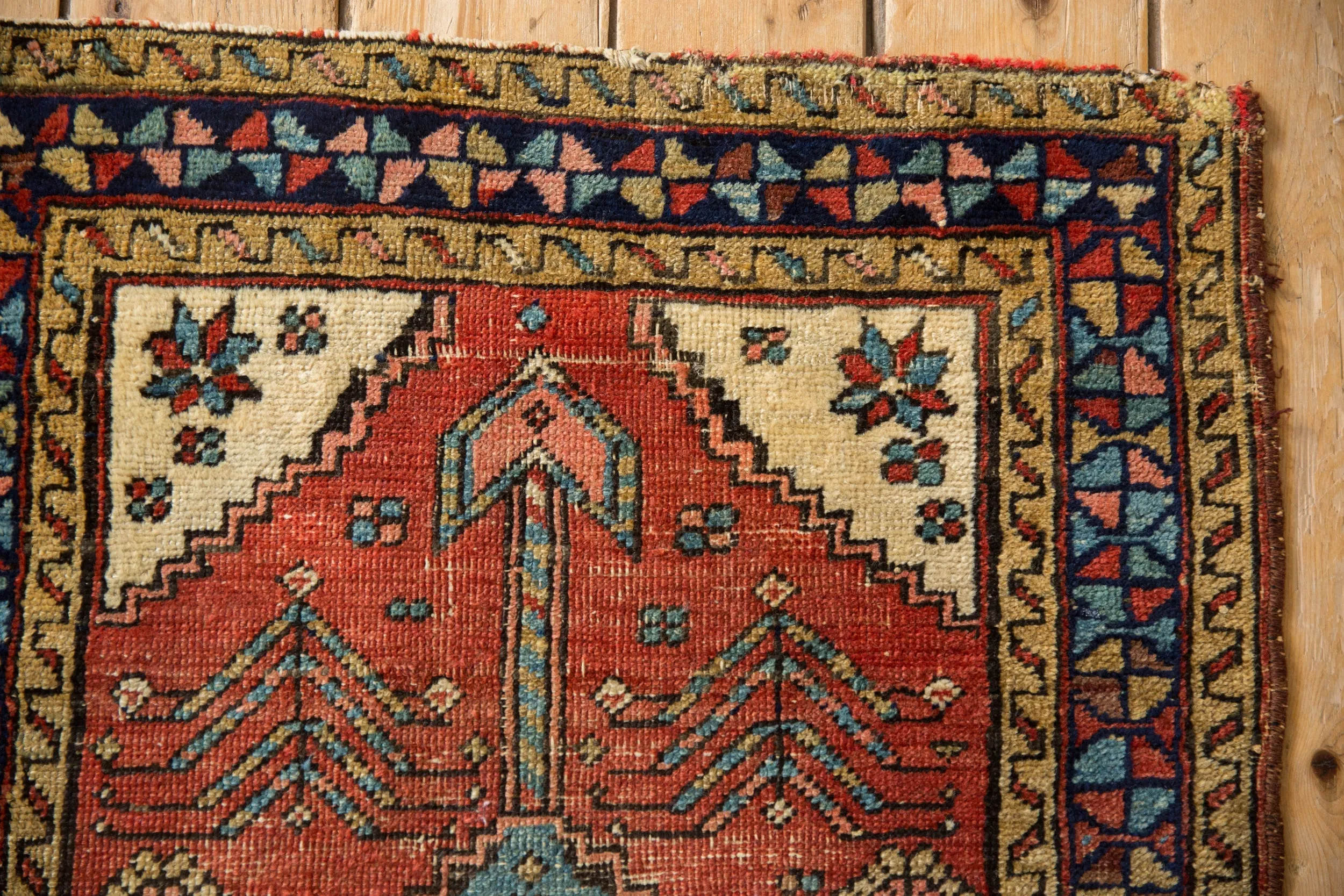 2.5x3.5 Antique Fine Heriz Rug