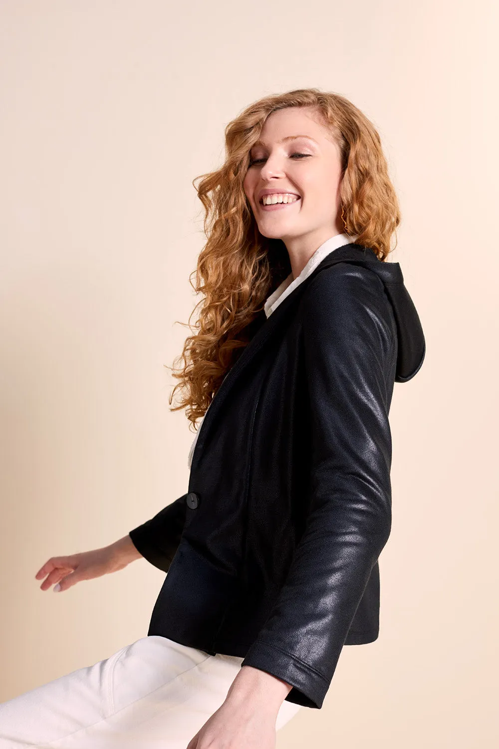CADWAL - Cardigan noir à capuche en maille laquée