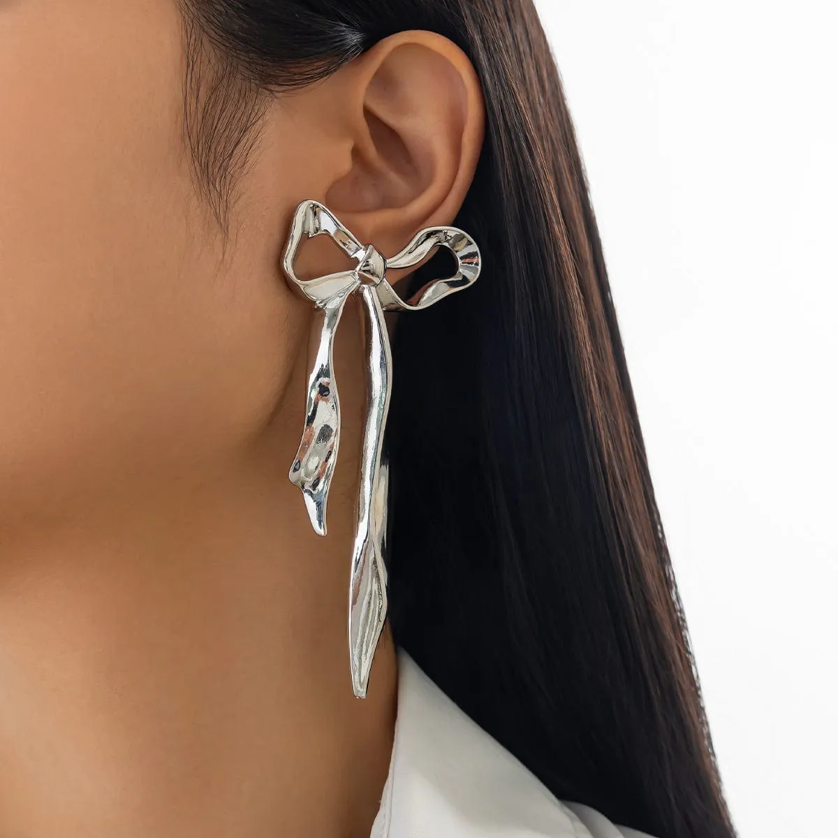 Chic Curved Ribbon Bowknot Stud Earrings