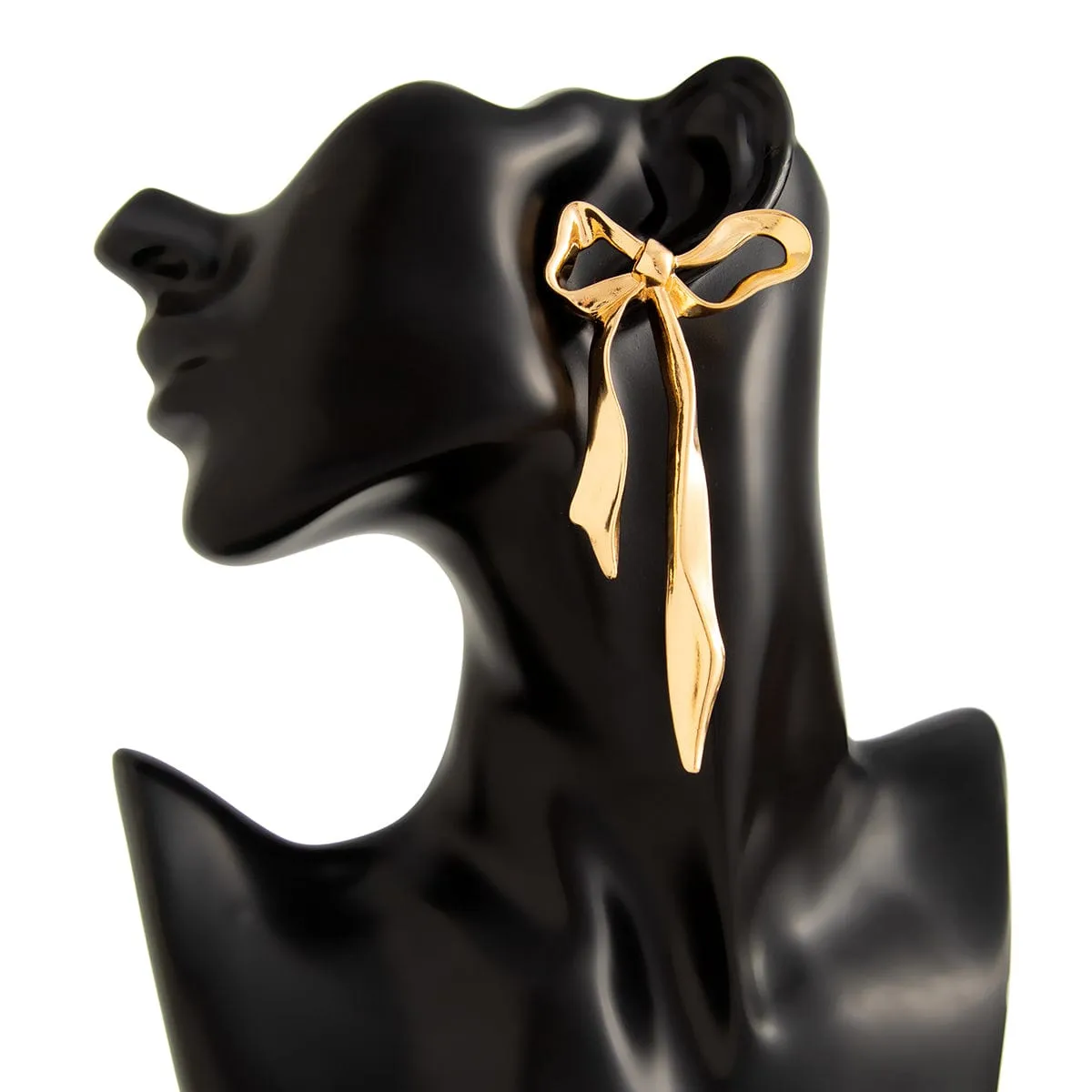 Chic Curved Ribbon Bowknot Stud Earrings