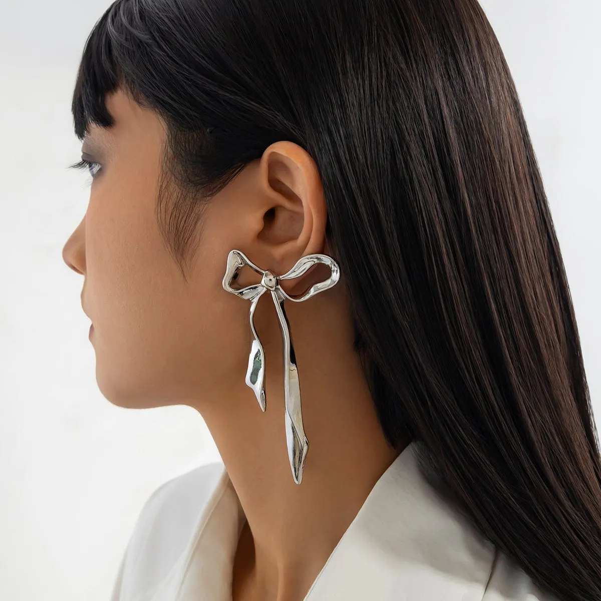 Chic Curved Ribbon Bowknot Stud Earrings