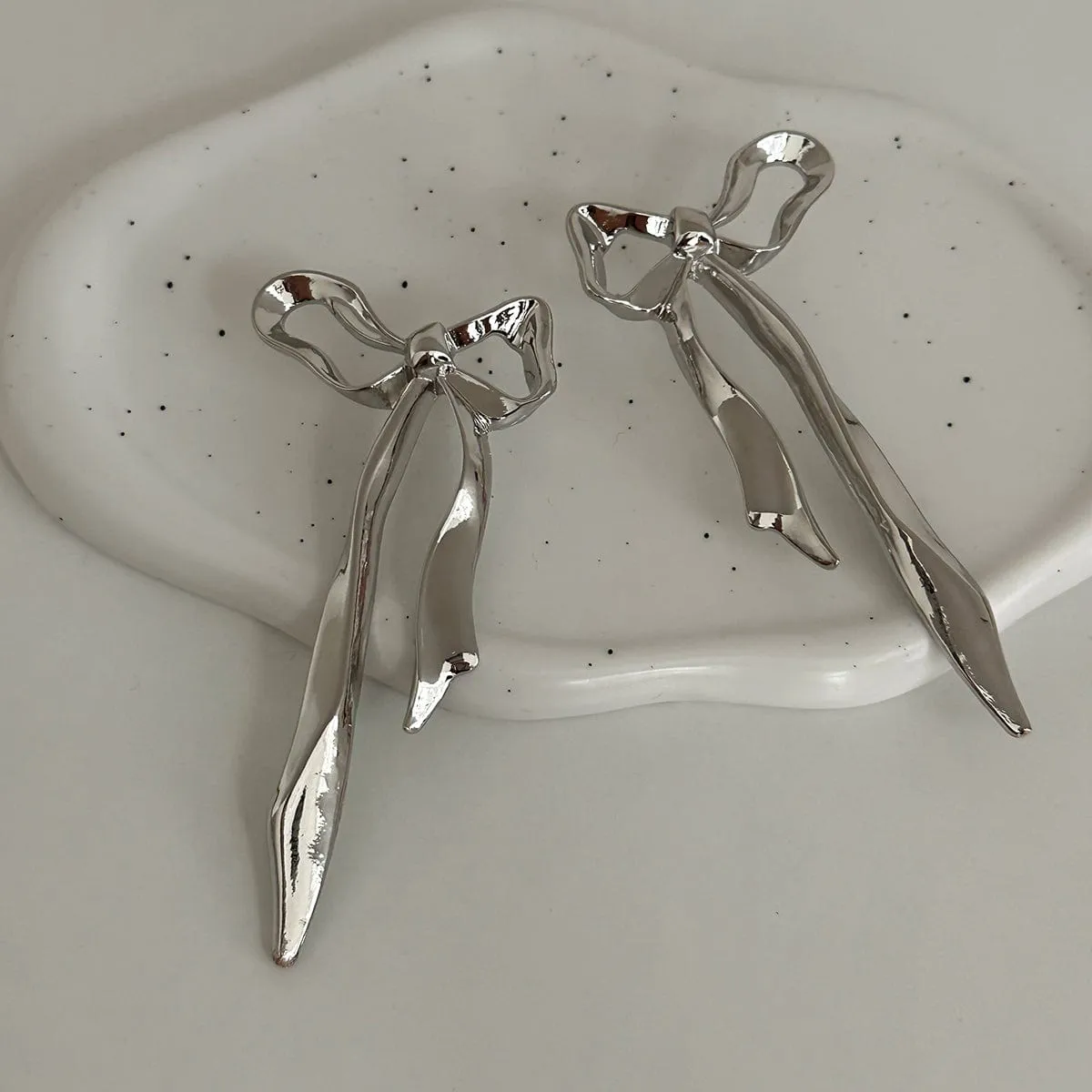 Chic Curved Ribbon Bowknot Stud Earrings