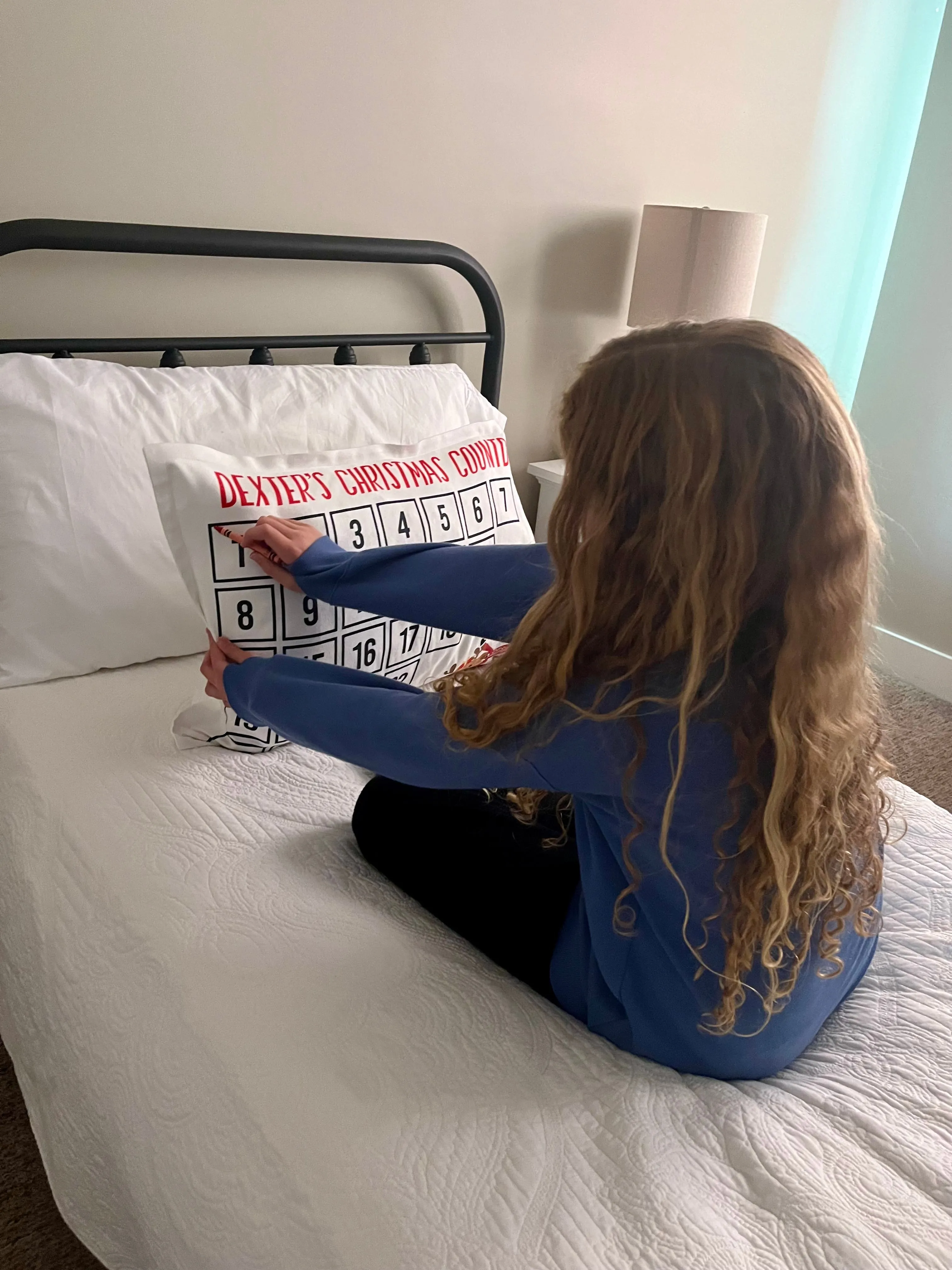 Christmas Countdown Pillowcase (red crayon included)