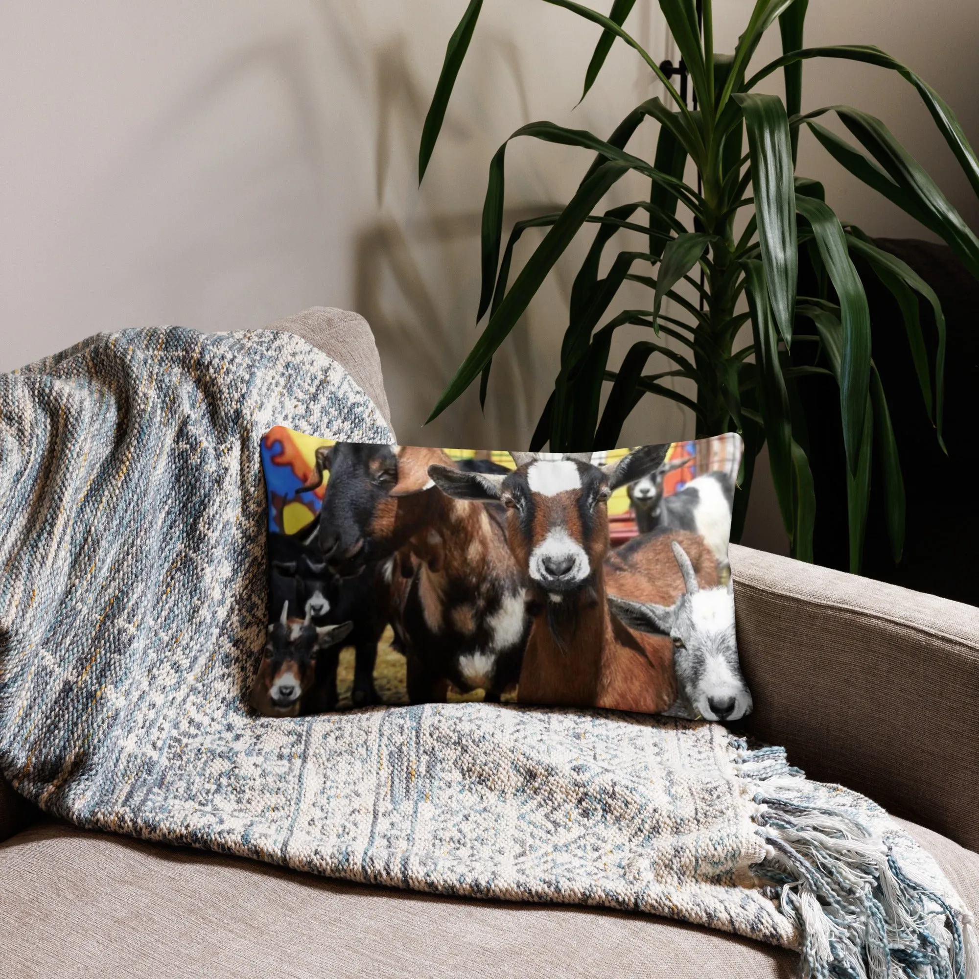 Cozy Goat Pillow – Soft, Stylish & Farmhouse Chic Décor