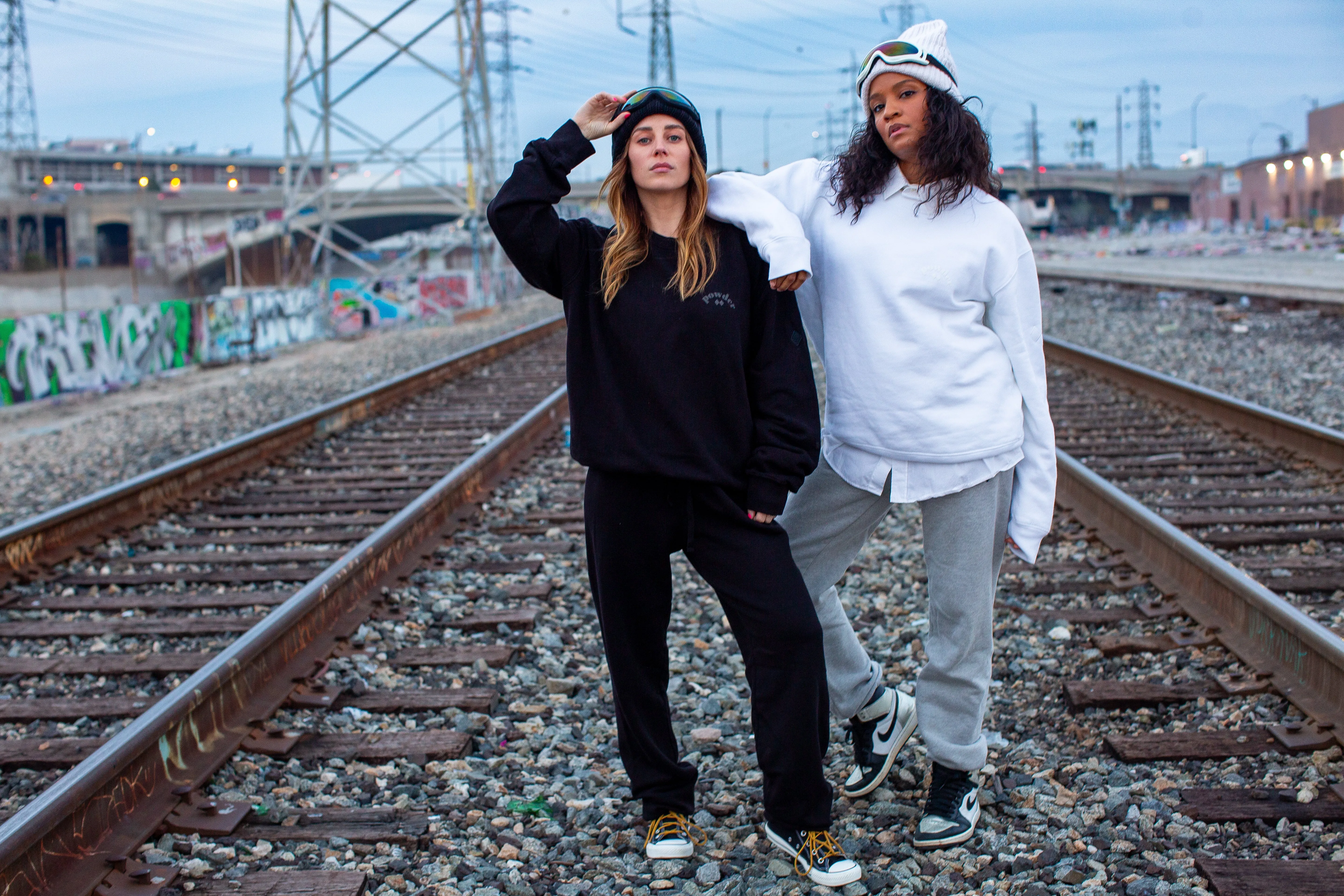 Crewnecks - Black