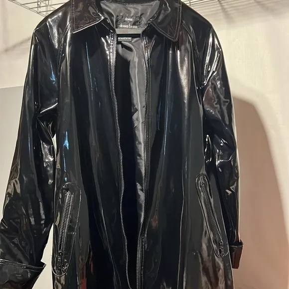 Dennis Basso, large, stylish true black patent raincoat EUC