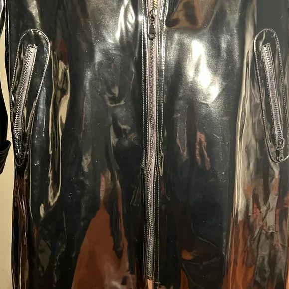 Dennis Basso, large, stylish true black patent raincoat EUC