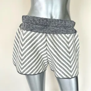 Derek Lam 10 Crosby women chevron shorts size M NWT!!!