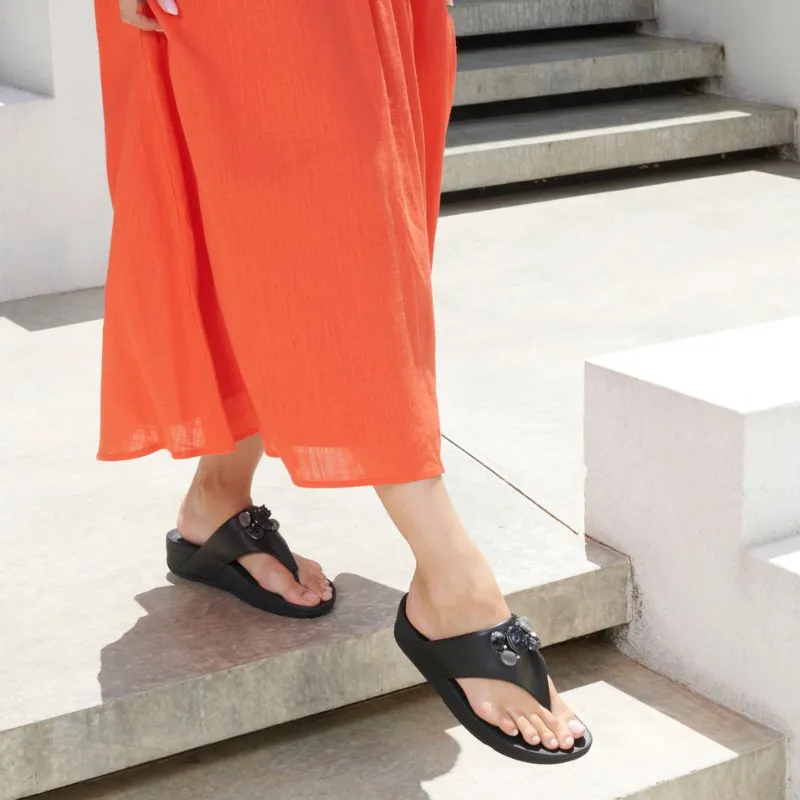 FitFlop Rosa Stone-Cluster Leather Toe Post Sandals Black