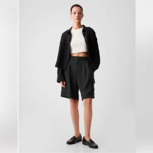 GAP 365 Cargo Bermuda Shorts Mid Rise women's size medium black new with tags