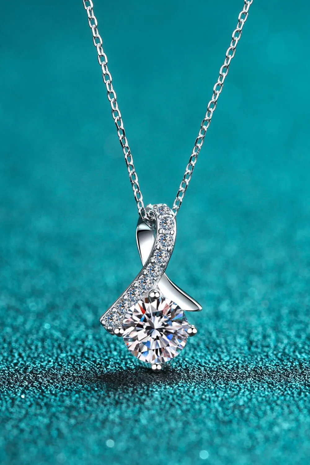 Hazel Blues® | Unique and Chic Moissanite Pendant Necklace