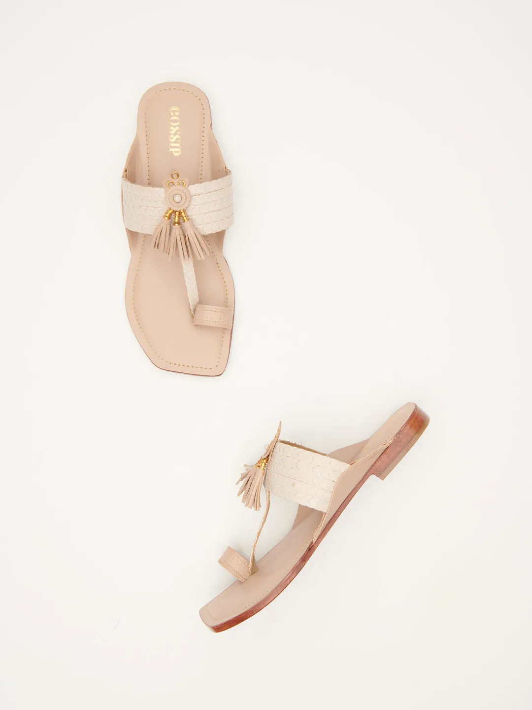 INTERLACED TASSEL KOHLAPURI