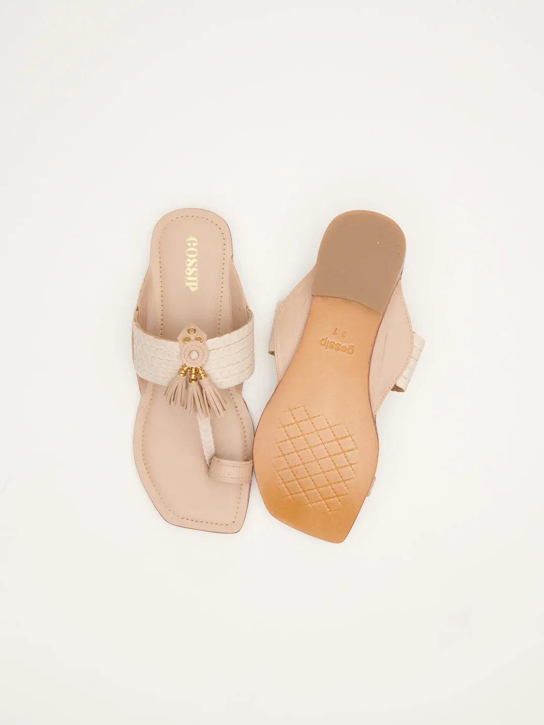 INTERLACED TASSEL KOHLAPURI