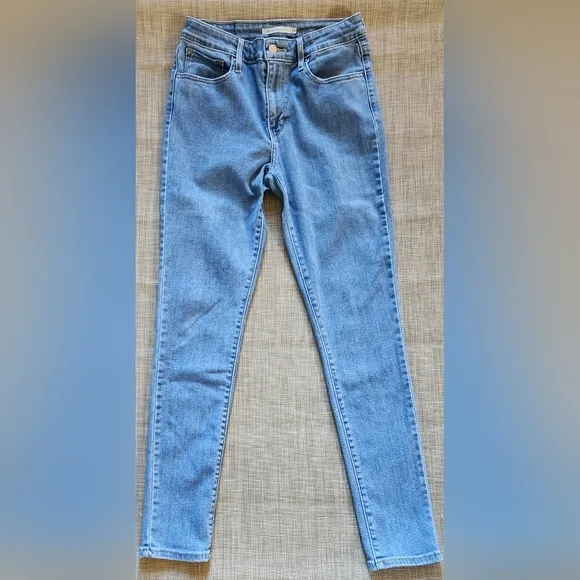 Levi's 721 High Rise Skinny Jeans