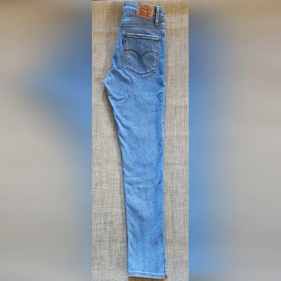 Levi's 721 High Rise Skinny Jeans