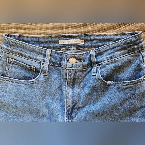 Levi's 721 High Rise Skinny Jeans