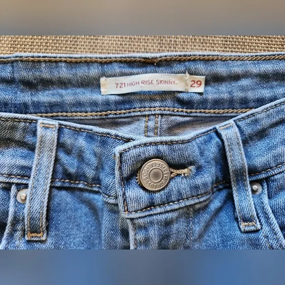 Levi's 721 High Rise Skinny Jeans