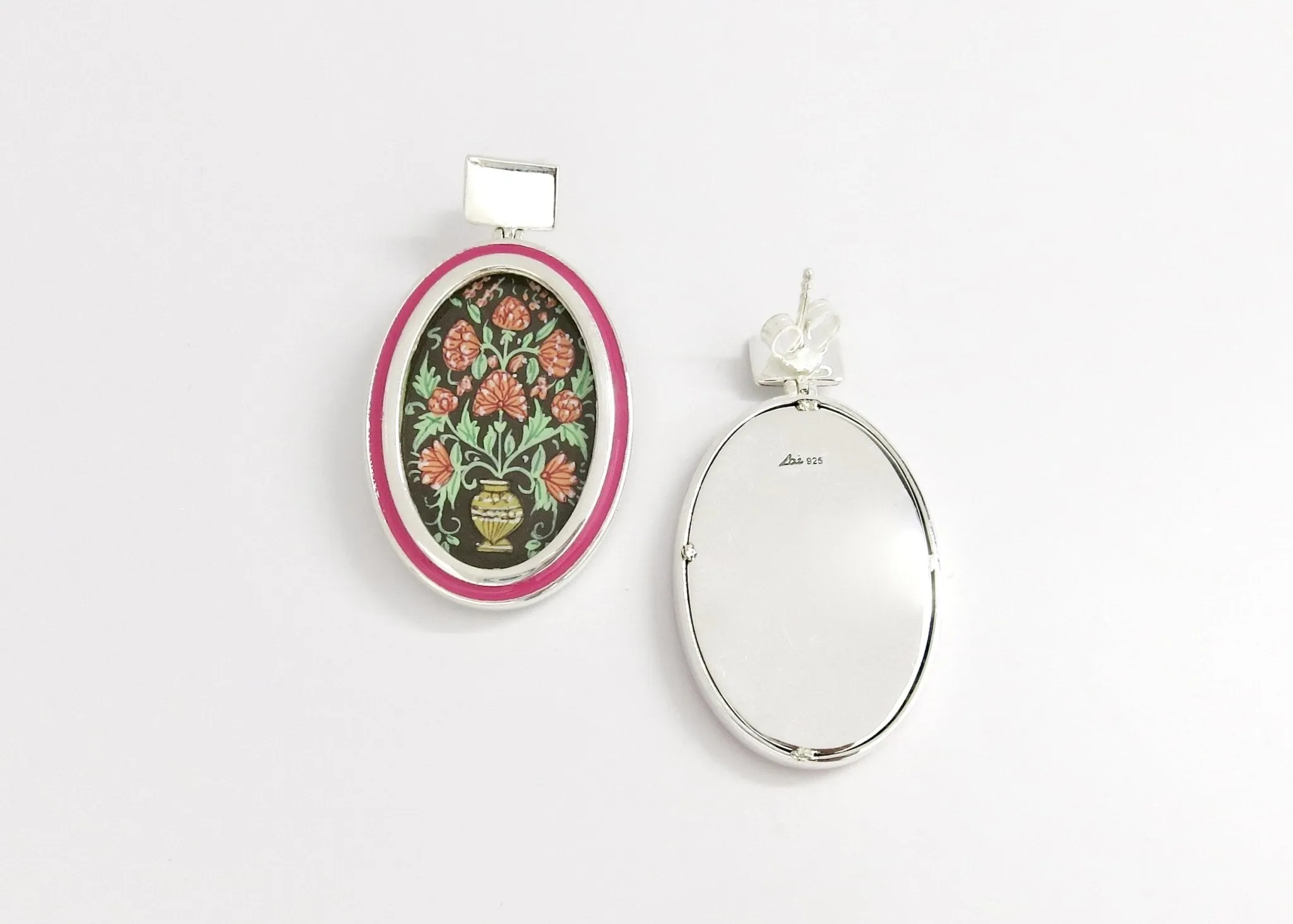 Luxurious, and chic, Mughal 'guldan' (vase) oval earrings