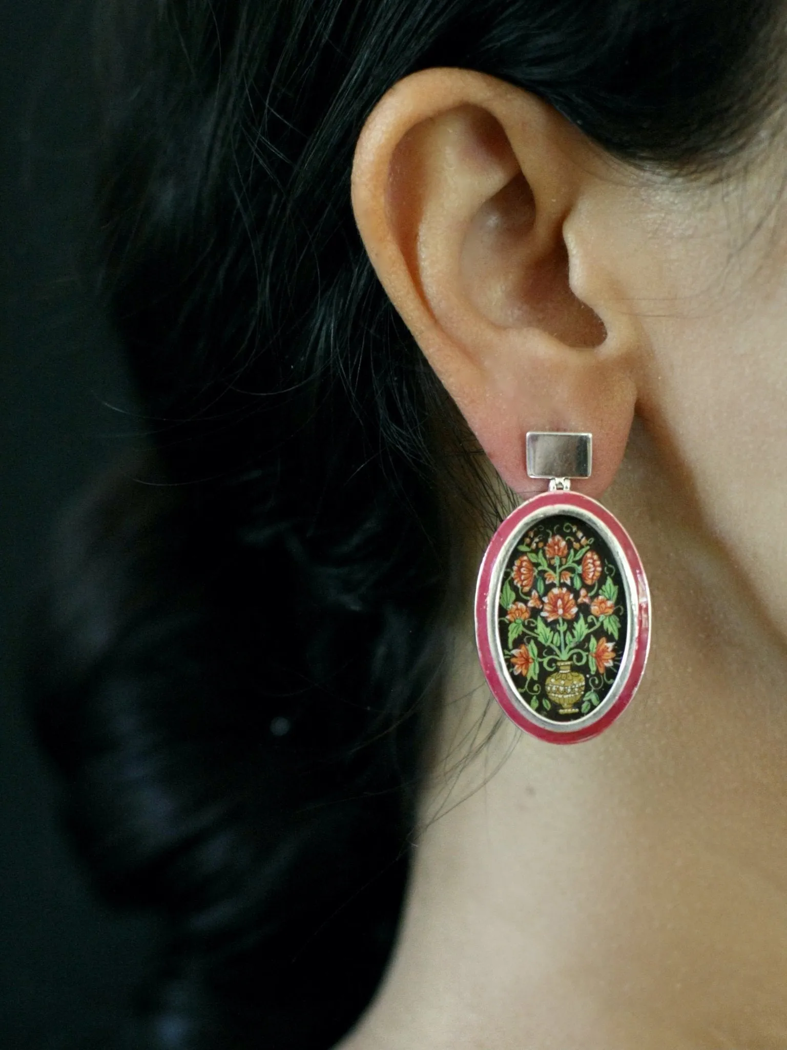 Luxurious, and chic, Mughal 'guldan' (vase) oval earrings