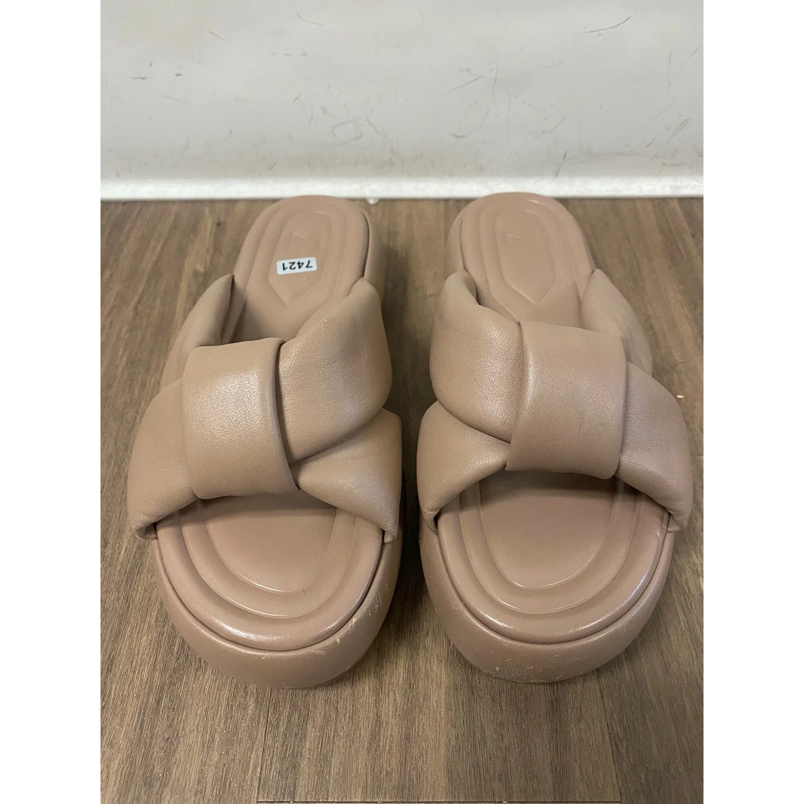 Marc Fisher Nude Leather Soft Strap Sandals Sz 7.5