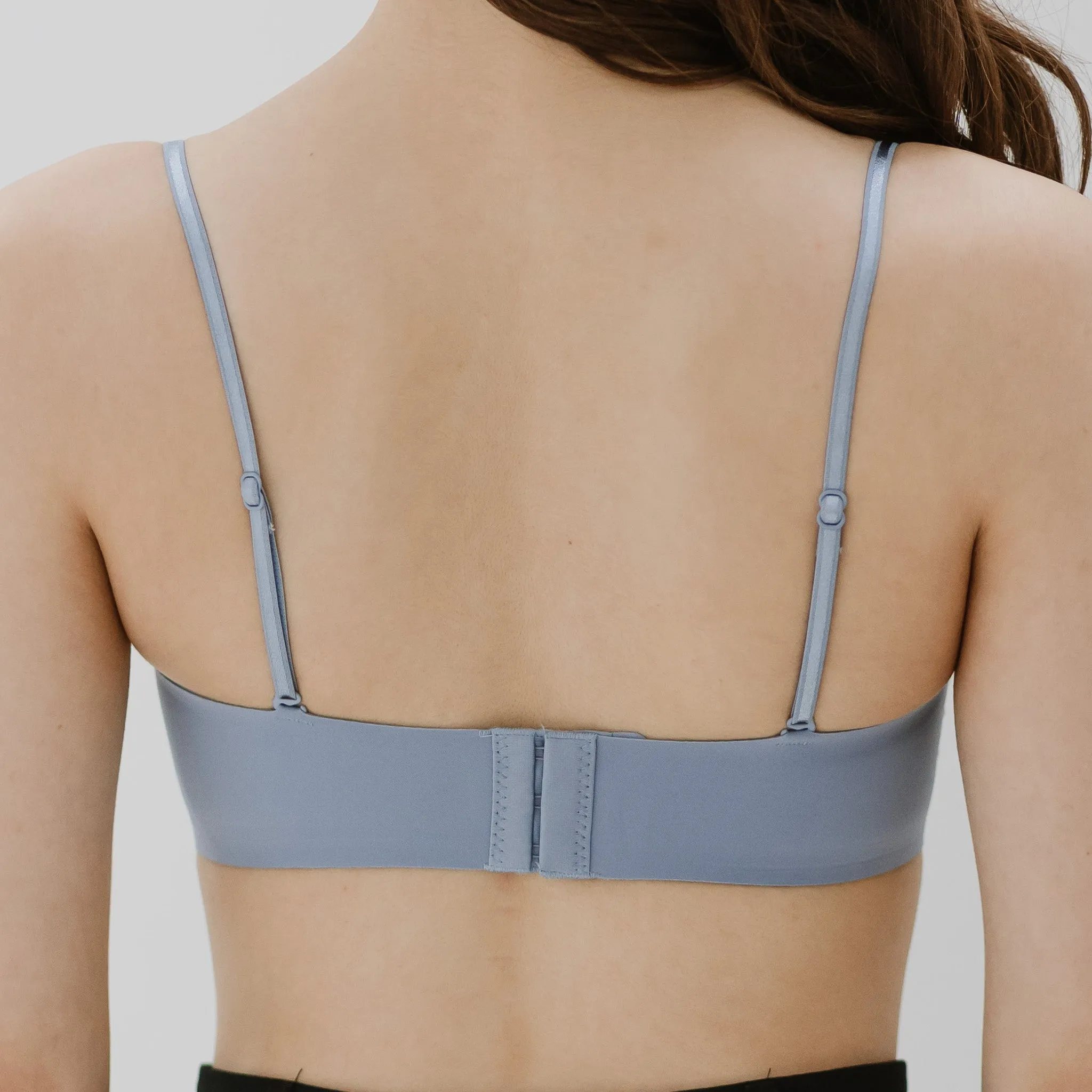 Minimalist Chic! Lightly-Lined Seamless Strapless Wireless Bra in Berry Frost