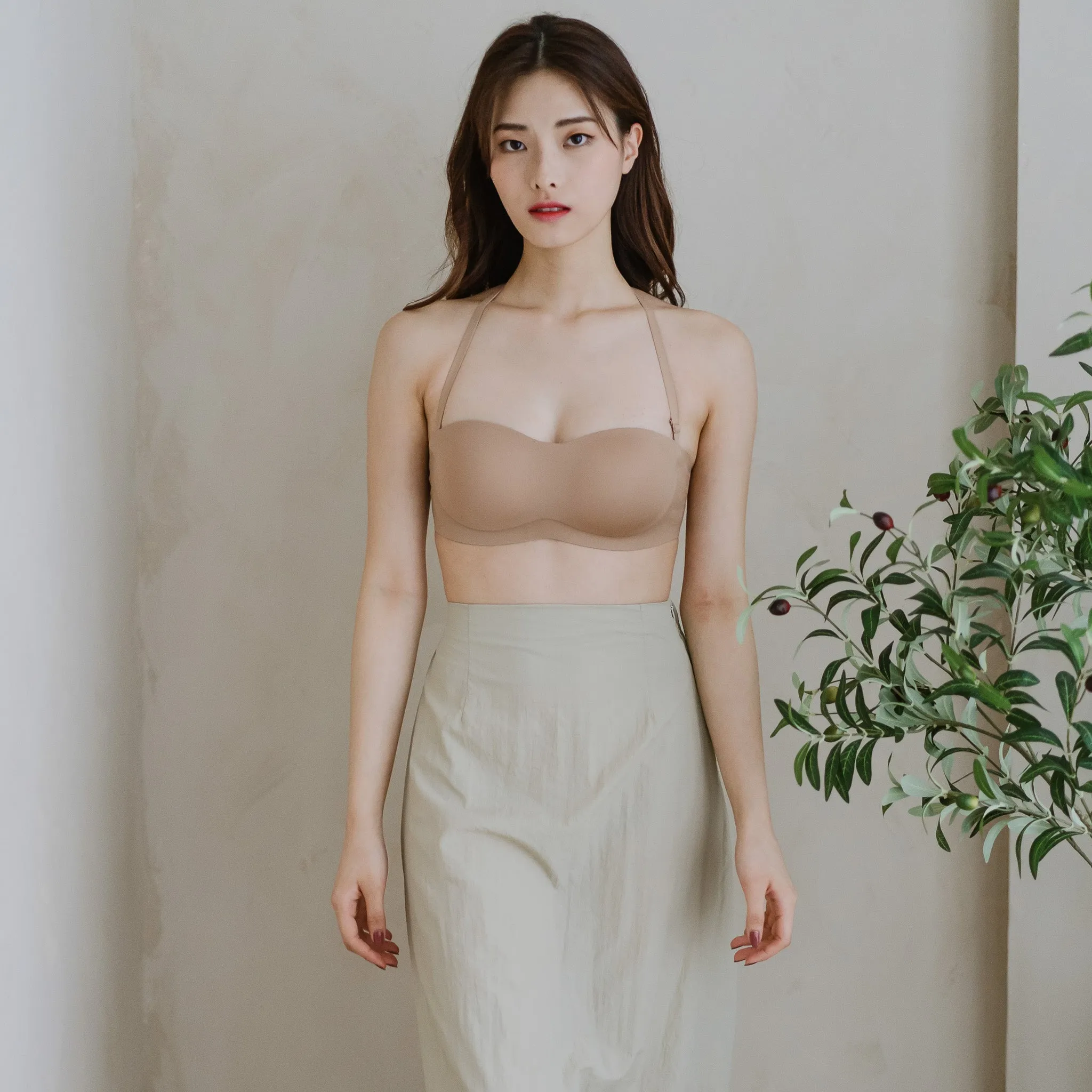 Minimalist Chic! Lightly-Lined Seamless Strapless Wireless Bra in Butter Toast