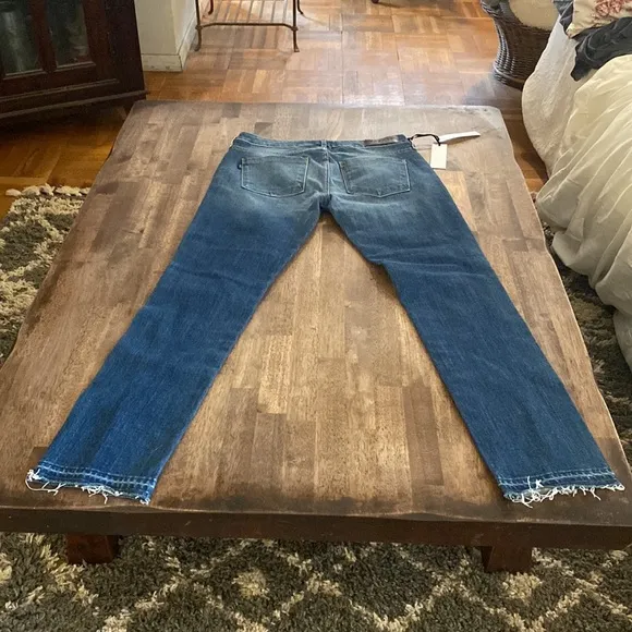 NWT Parker Smith fabulous distressed jeans. So great and classy.