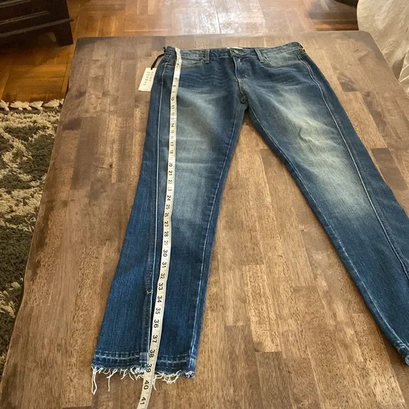 NWT Parker Smith fabulous distressed jeans. So great and classy.