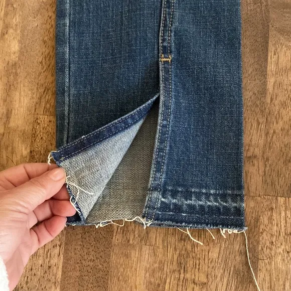 NWT Parker Smith fabulous distressed jeans. So great and classy.
