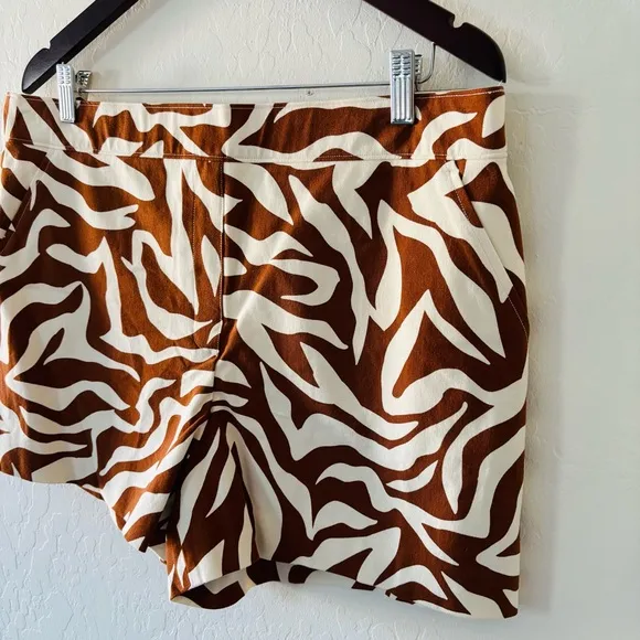 SPANX On-the-Go Printed Shorts, 4&quot; Stylish Zebra Print Women's Shorts Size XL