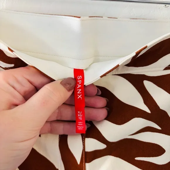 SPANX On-the-Go Printed Shorts, 4&quot; Stylish Zebra Print Women's Shorts Size XL