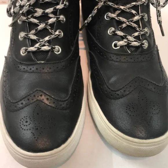 Steve Madden Black Leather High Top Sneakers 10.5