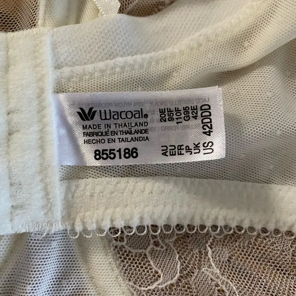 Wacoal Cream Retro Chic Full Figure Lace Underwire B…
